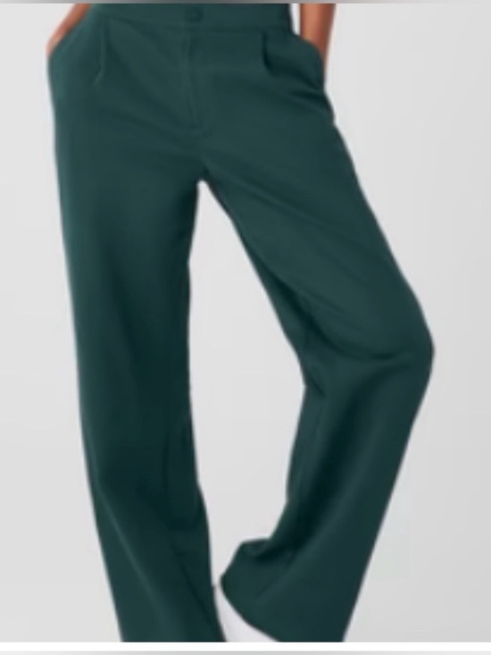 ALO Yoga Pants - Alo Yoga Road Trip Trouser in Midnight Green. Size L